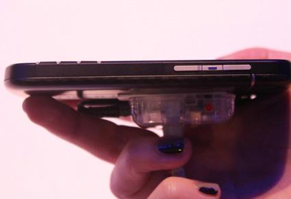 "بلاك بيري" تكشف النقاب عن هاتفي Z10 و Q10